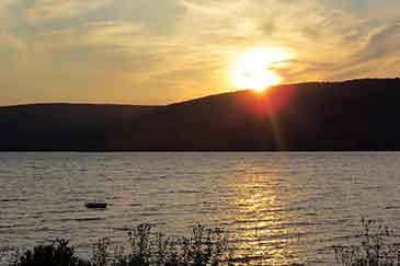 Sonnenuntergang über dem Bras d’Or Lake auf Cape Breton Island Nova Scotia